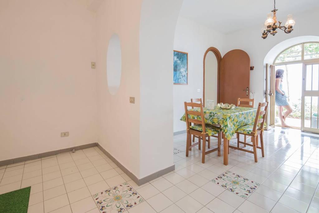 Villa Carmela กองกาเดมารีนี ภายนอก รูปภาพ